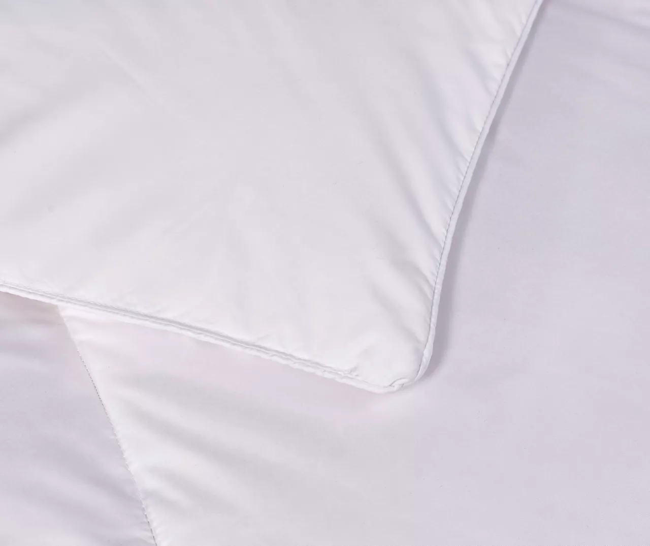 White Down Fiber Twin Comforter 3 White Down Fiber Twin Comforter - Image 3