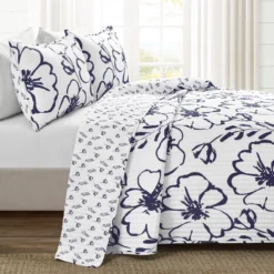 Scandinavian Floral Quilt Set -Hoover Sales Store 810553020 1