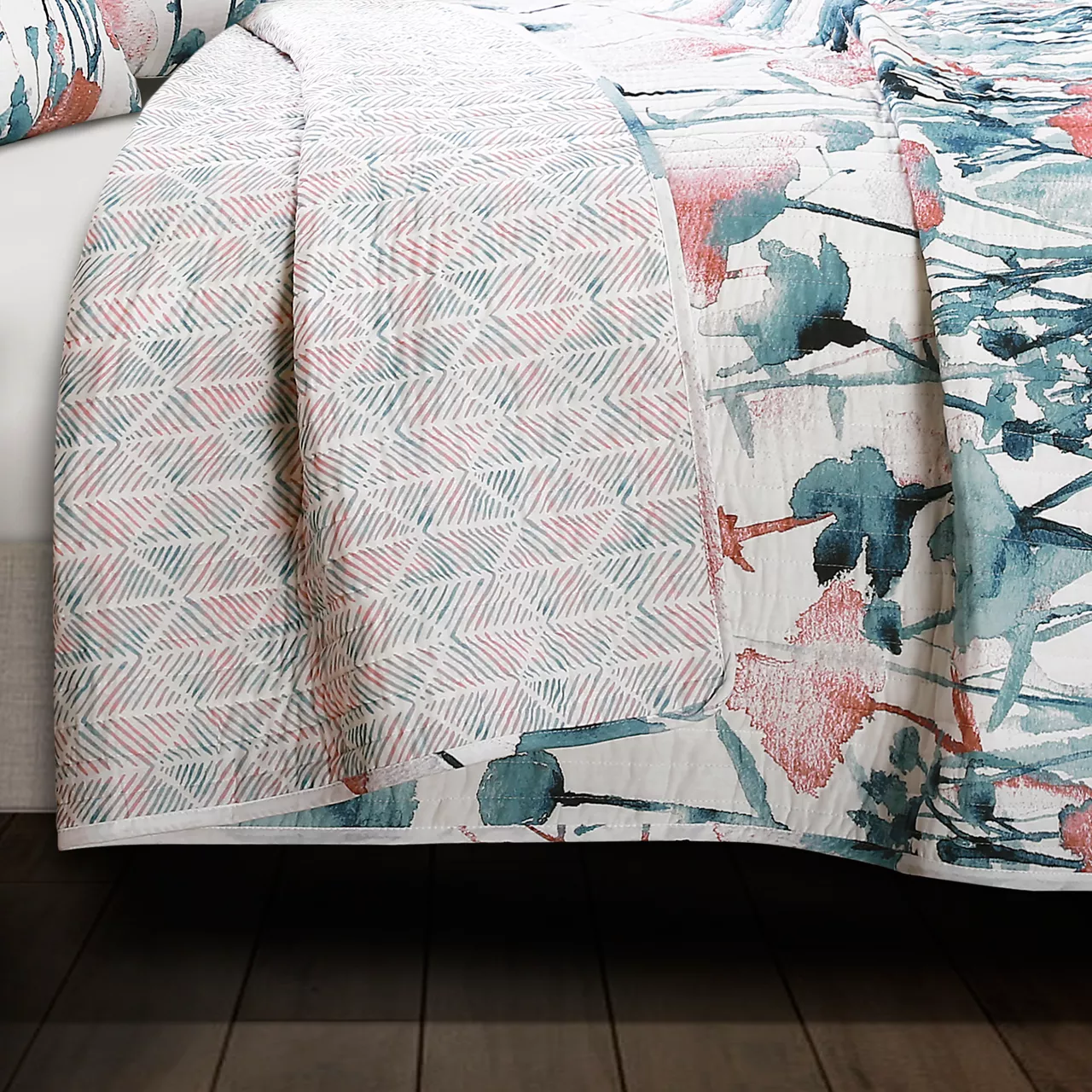 Zuri White, Orange & Blue Pattern Block Full/Queen 3-Piece Quilt Set 4 Zuri White, Orange & Blue Pattern Block Full/Queen 3-Piece Quilt Set - Image 4