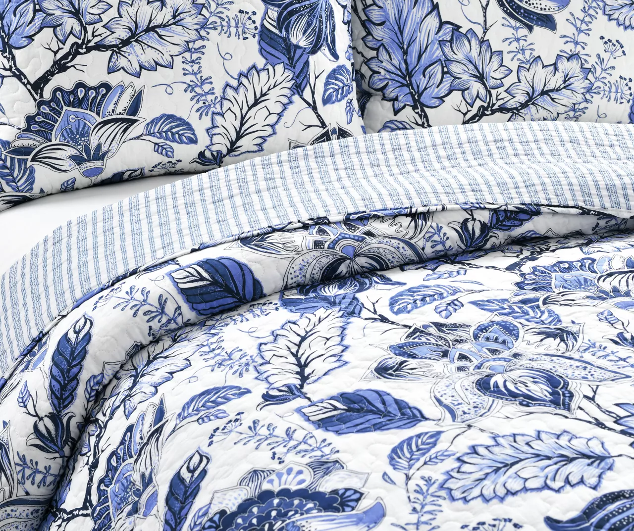 Cynthia Jacobean Floral 3-Piece Quilt Set 6 Cynthia Jacobean Floral 3-Piece Quilt Set - Image 6