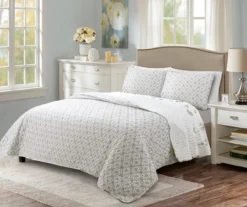 Adalia Floral Reversible 3-Piece Quilt Set 15 Adalia Floral Reversible 3-Piece Quilt Set -Hoover Sales Store 810553342 2
