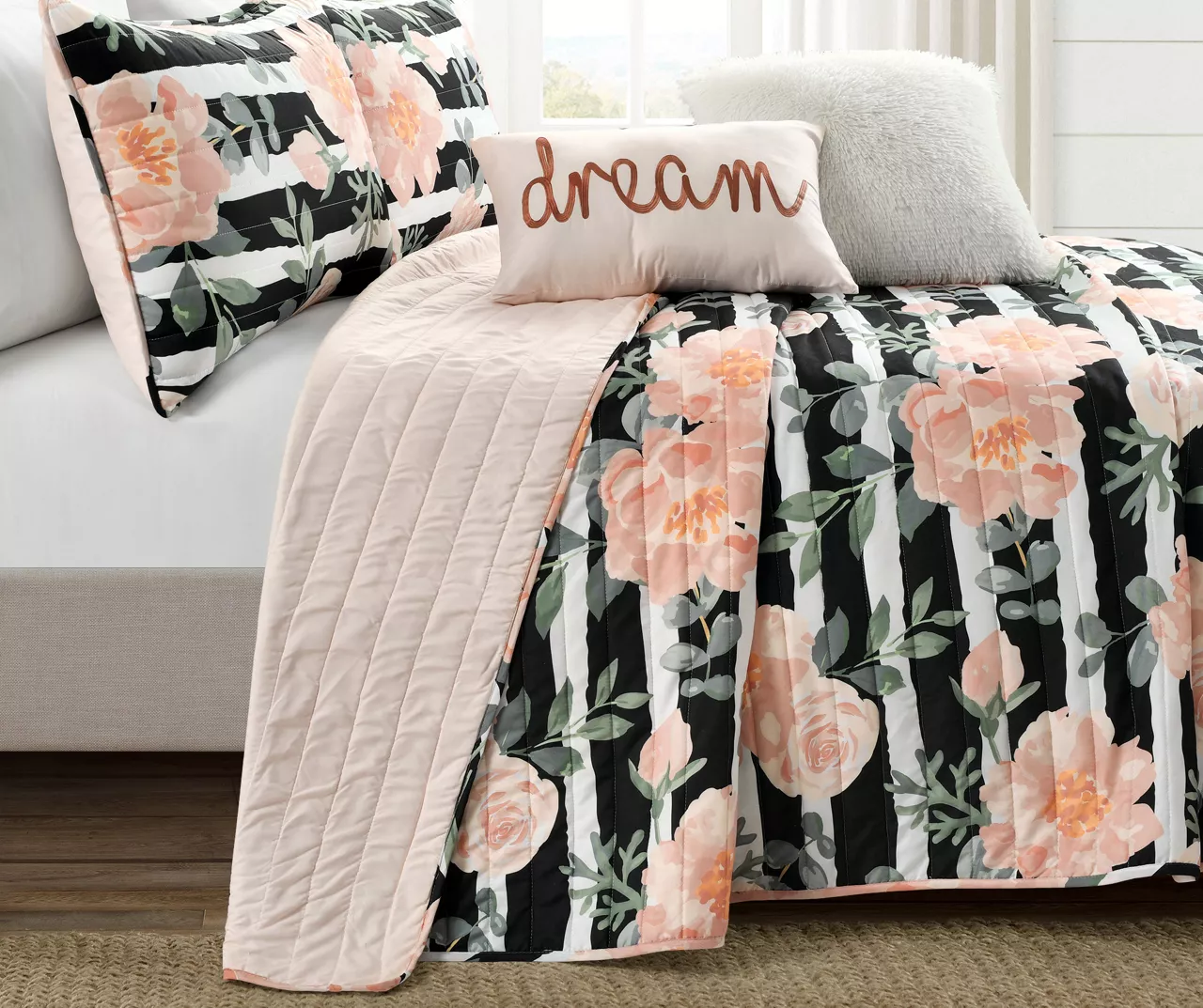 Amara Rose Stripe Reversible 5-Piece Quilt Set 1 Amara Rose Stripe Reversible 5-Piece Quilt Set