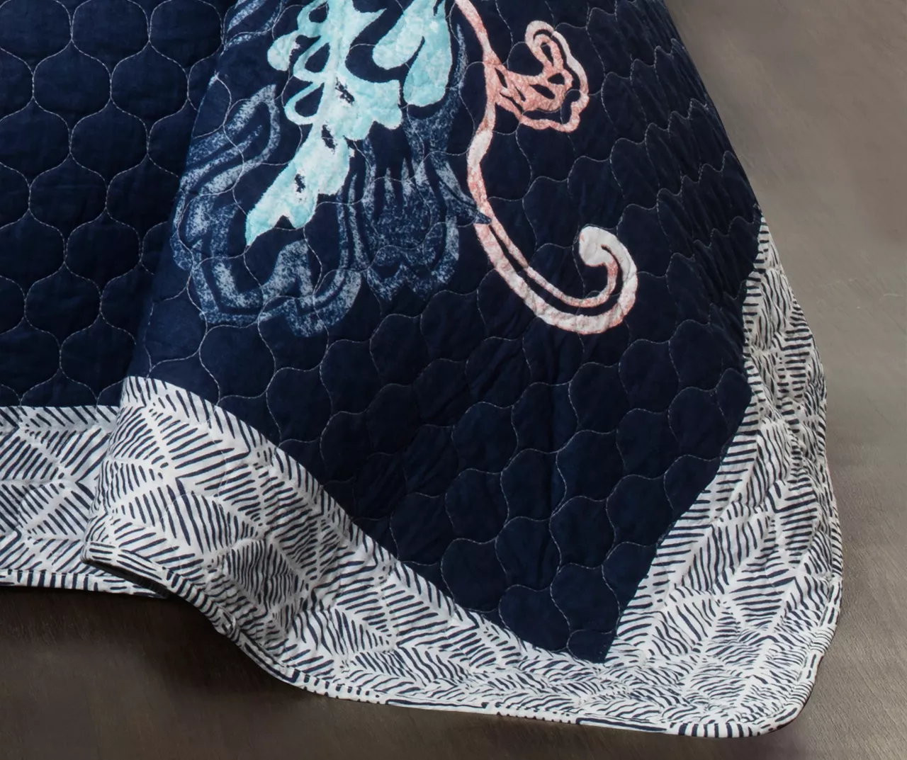 Aster Floral Reversible 3-Piece Quilt Set 6 Aster Floral Reversible 3-Piece Quilt Set - Image 6