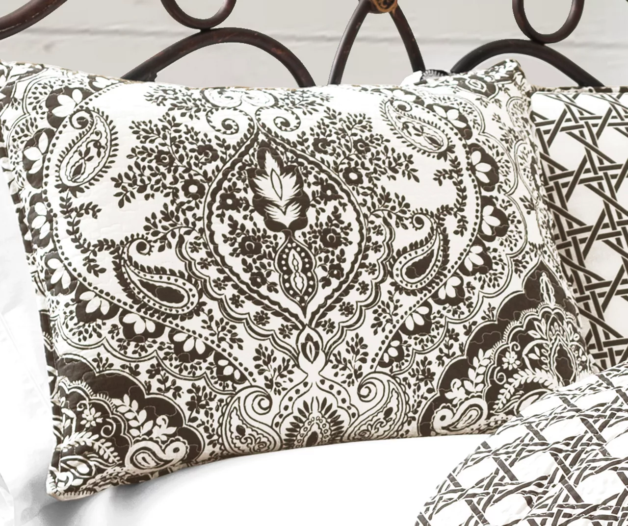 Aubree Arabesque Reversible 3-Piece Quilt Set 2 Aubree Arabesque Reversible 3-Piece Quilt Set - Image 2