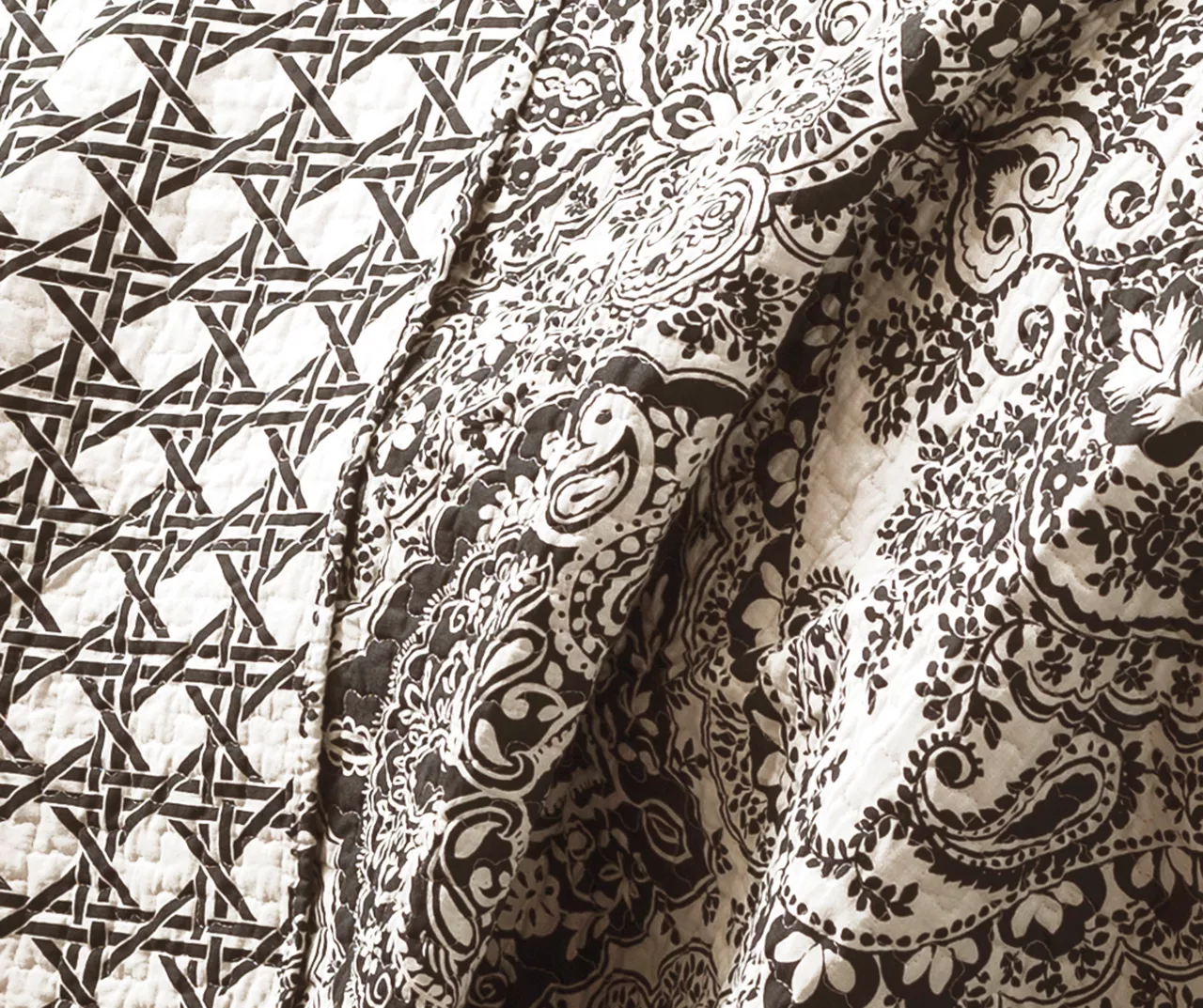 Aubree Arabesque Reversible 3-Piece Quilt Set 9 Aubree Arabesque Reversible 3-Piece Quilt Set - Image 9