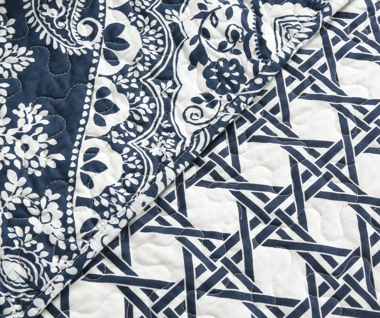 Aubree Arabesque Reversible 3-Piece Quilt Set 7 Aubree Arabesque Reversible 3-Piece Quilt Set - Image 7