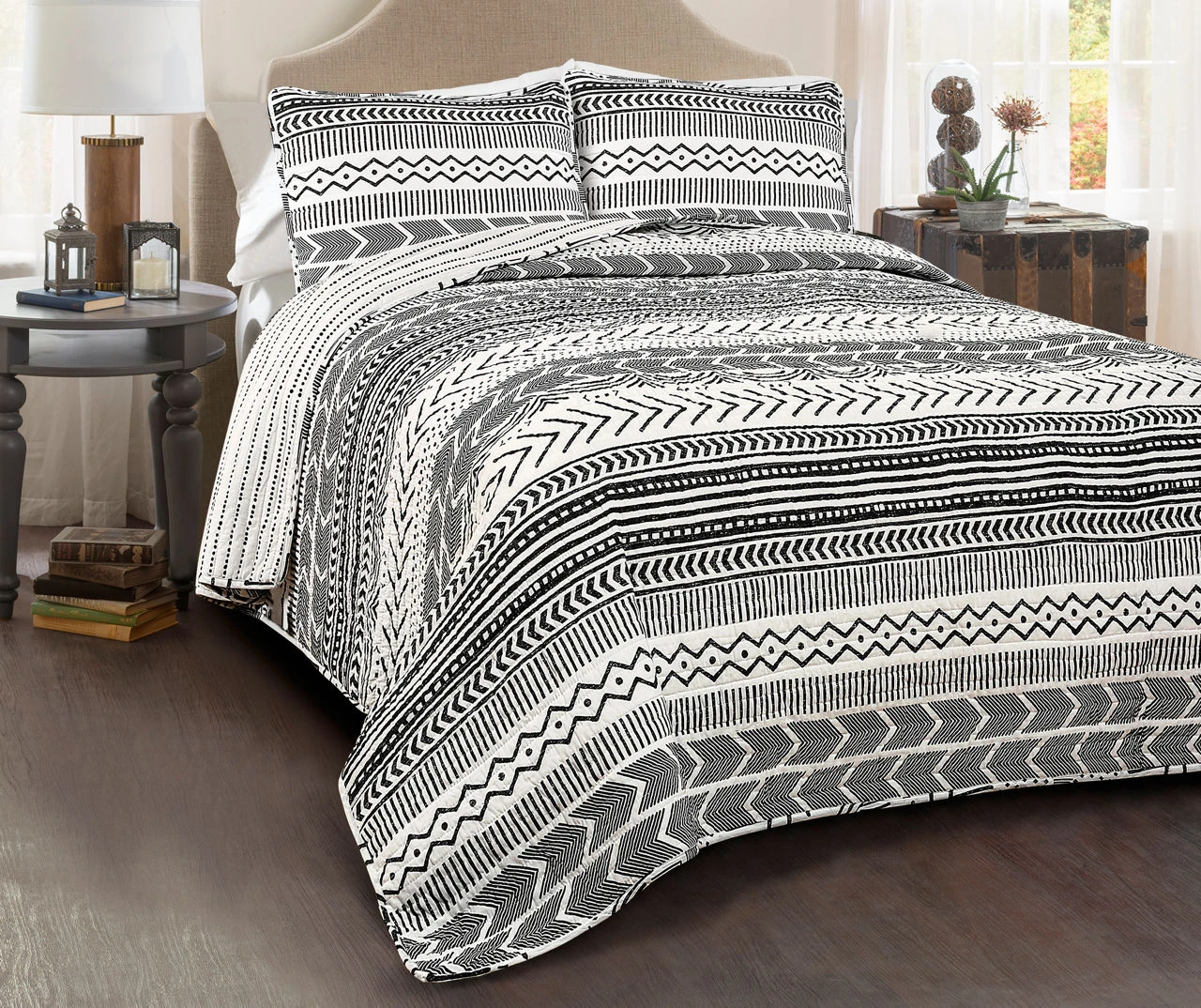 Hygge Black & White Geometric Reversible Full/Queen 3-Piece Quilt Set 1 Hygge Black & White Geometric Reversible Full/Queen 3-Piece Quilt Set