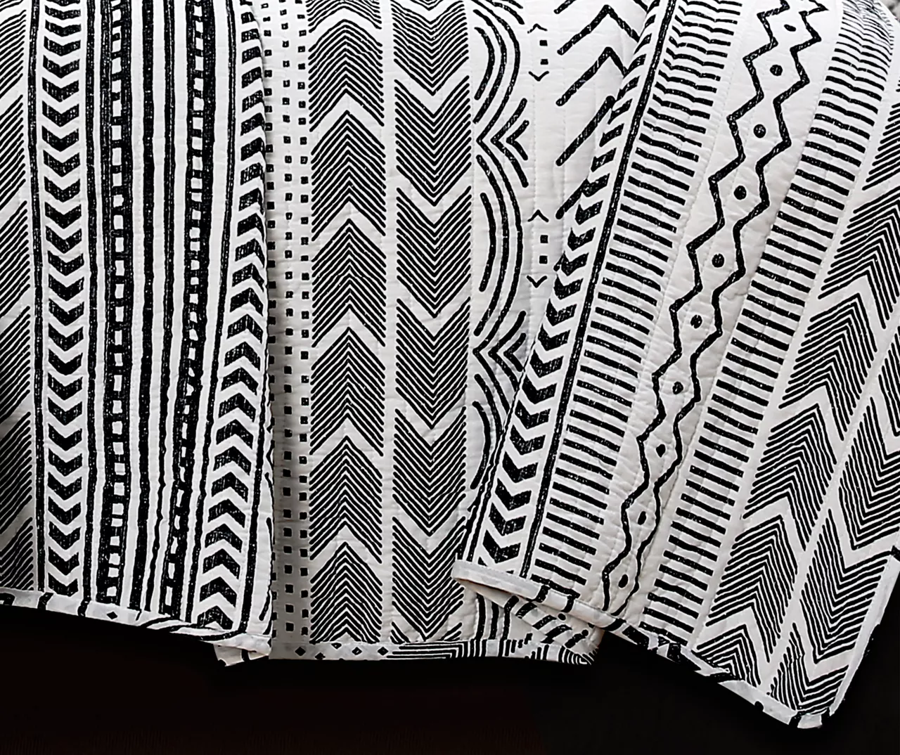 Hygge Black & White Geometric Reversible Full/Queen 3-Piece Quilt Set 6 Hygge Black & White Geometric Reversible Full/Queen 3-Piece Quilt Set - Image 6