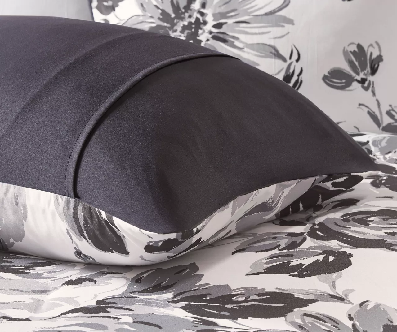 Hannah White & Black Floral Duvet Cover Set 7 Hannah White & Black Floral Duvet Cover Set - Image 7