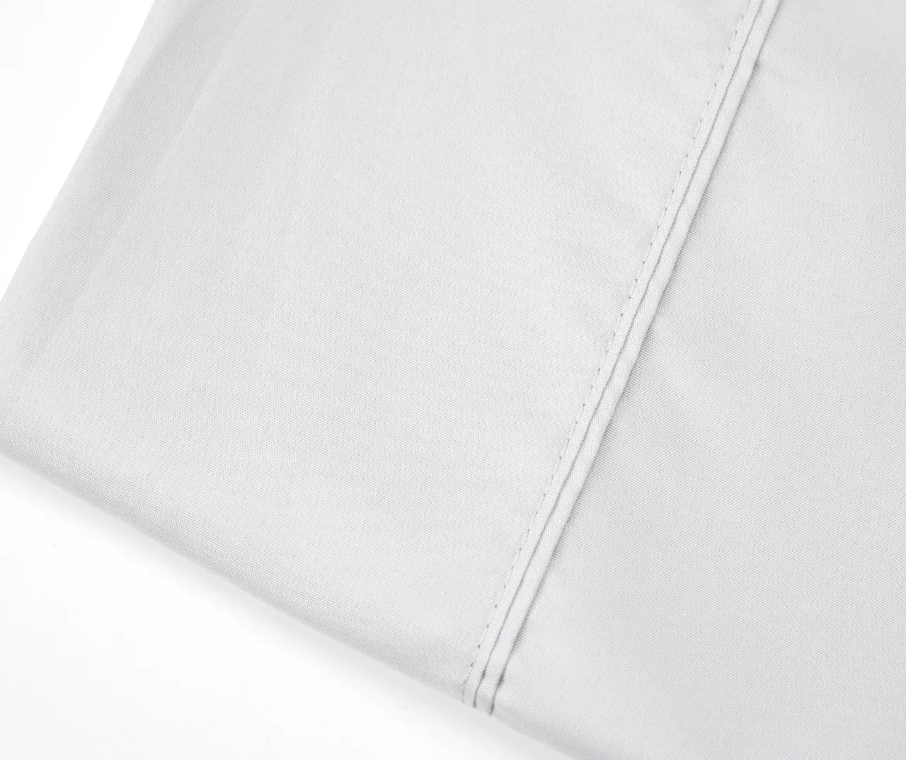 Light Gray Queen 4-Piece Microfiber Sheet Set 2 Light Gray Queen 4-Piece Microfiber Sheet Set - Image 2