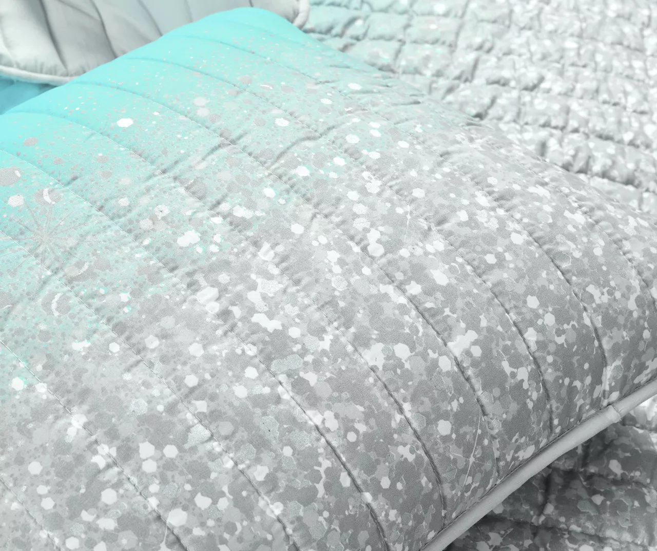 Lush Decor Glitter Ombre Print Quilt & Pillowcase Set 10 Lush Decor Glitter Ombre Print Quilt & Pillowcase Set - Image 10