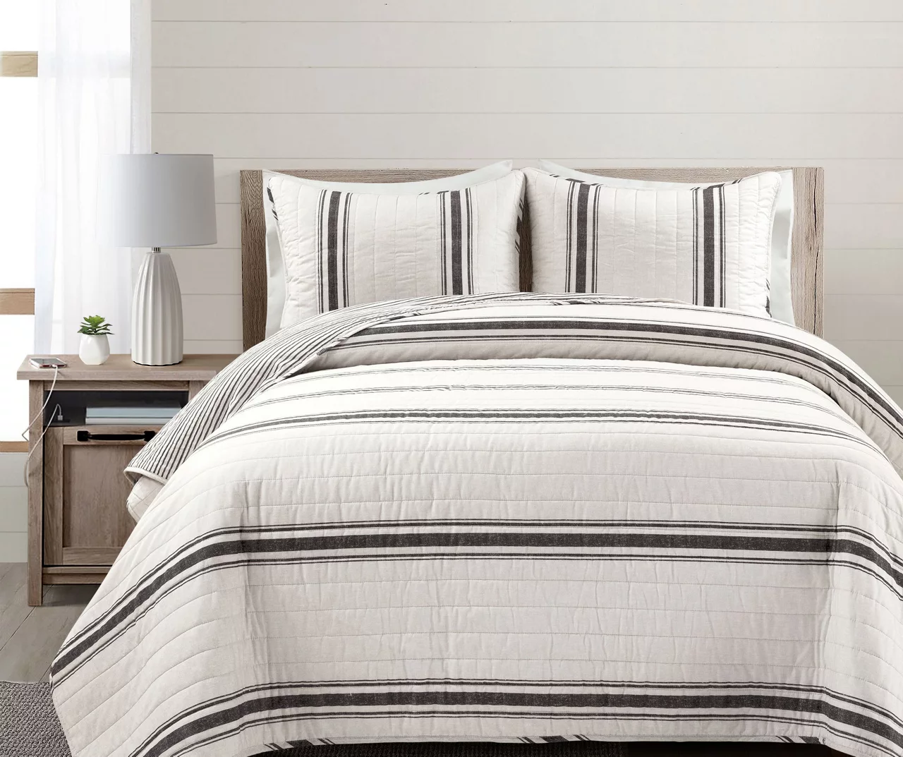 Farmhouse White & Black Stripe Reversible Full/Queen 3-Piece Quilt Set 1 Farmhouse White & Black Stripe Reversible Full/Queen 3-Piece Quilt Set