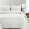 Avon White Ruffled Helix Pattern Full/Queen 3-Piece Quilt Set
