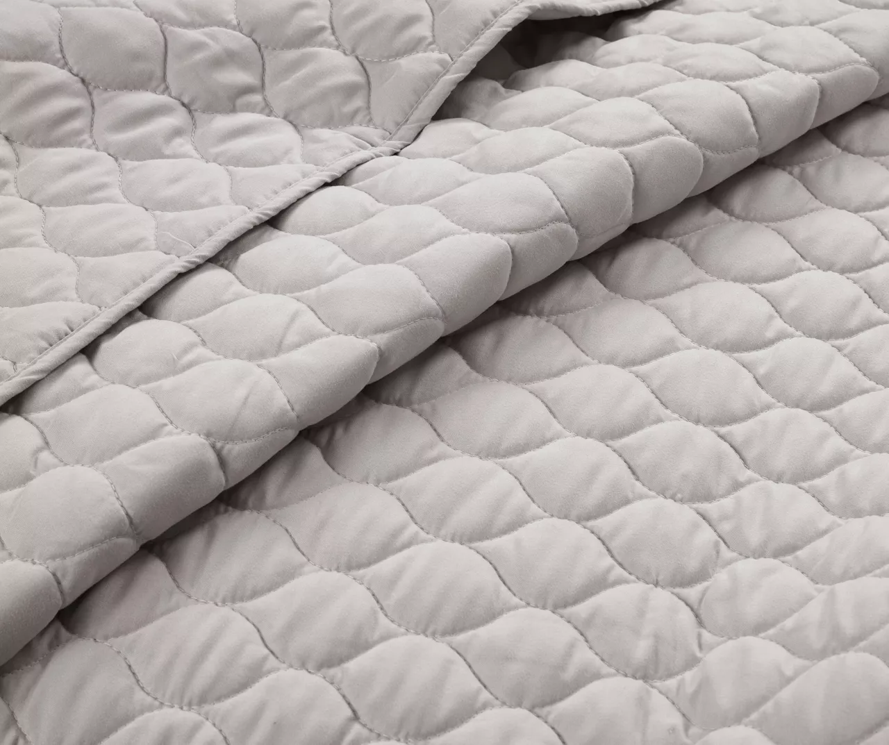Ella Light Gray Ruffle & Lace-Trim Full/Queen 3-Piece Quilt Set 4 Ella Light Gray Ruffle & Lace-Trim Full/Queen 3-Piece Quilt Set - Image 4