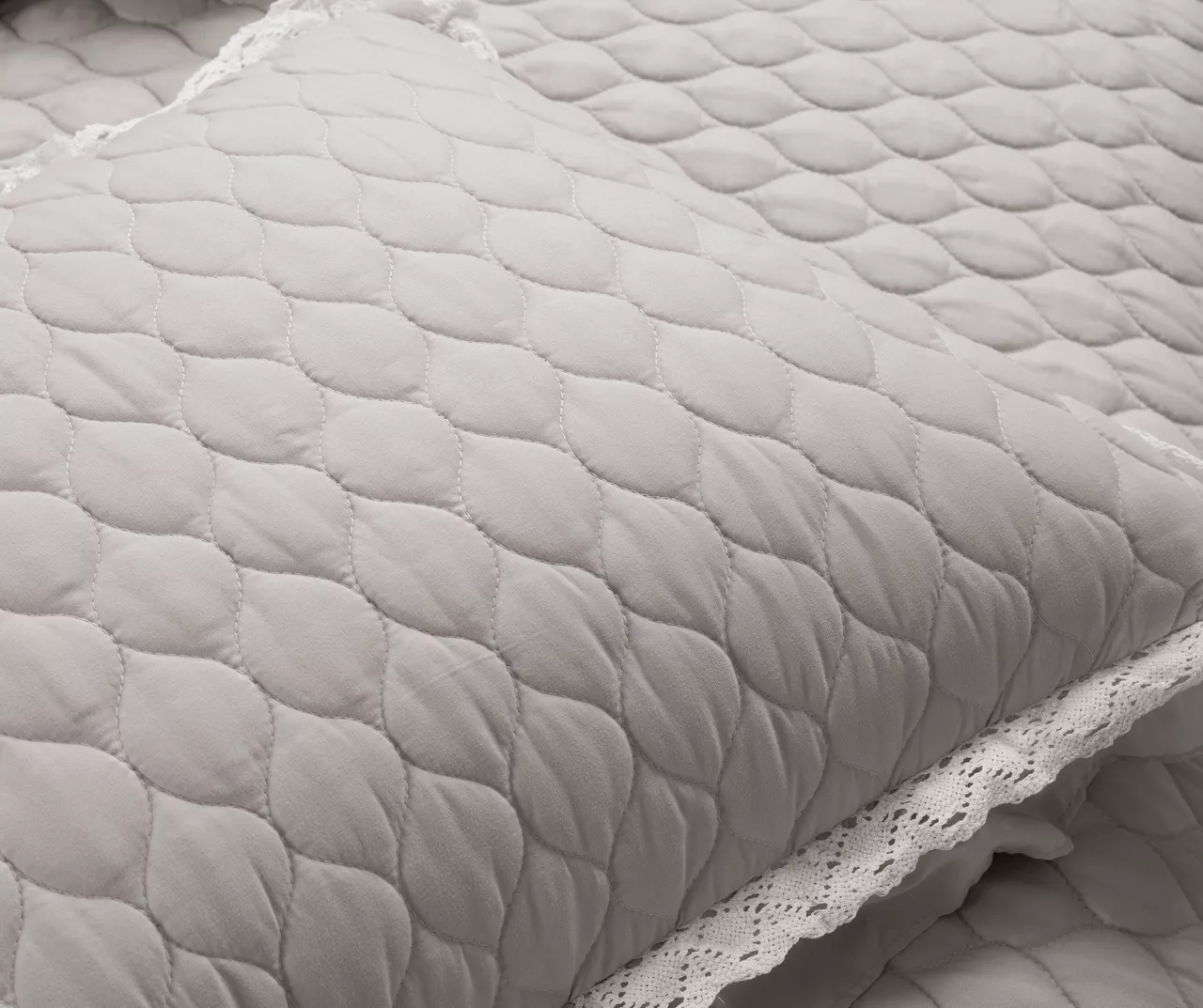 Ella Light Gray Ruffle & Lace-Trim Full/Queen 3-Piece Quilt Set 6 Ella Light Gray Ruffle & Lace-Trim Full/Queen 3-Piece Quilt Set - Image 6