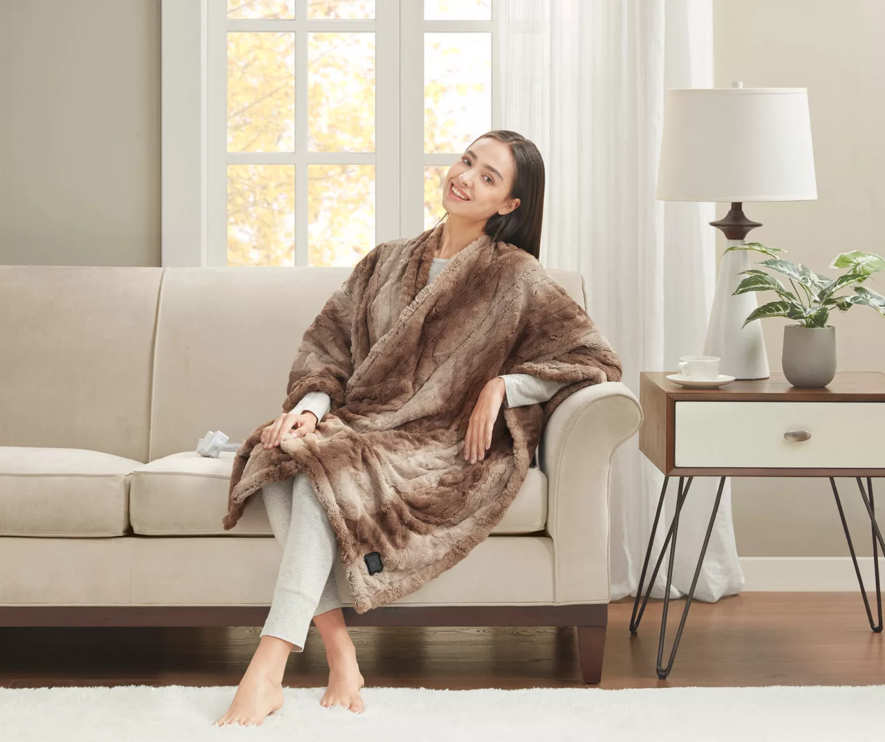 Marselle Faux Fur Heated Wrap, (50" X 64") 5 Marselle Faux Fur Heated Wrap, (50" X 64") - Image 5